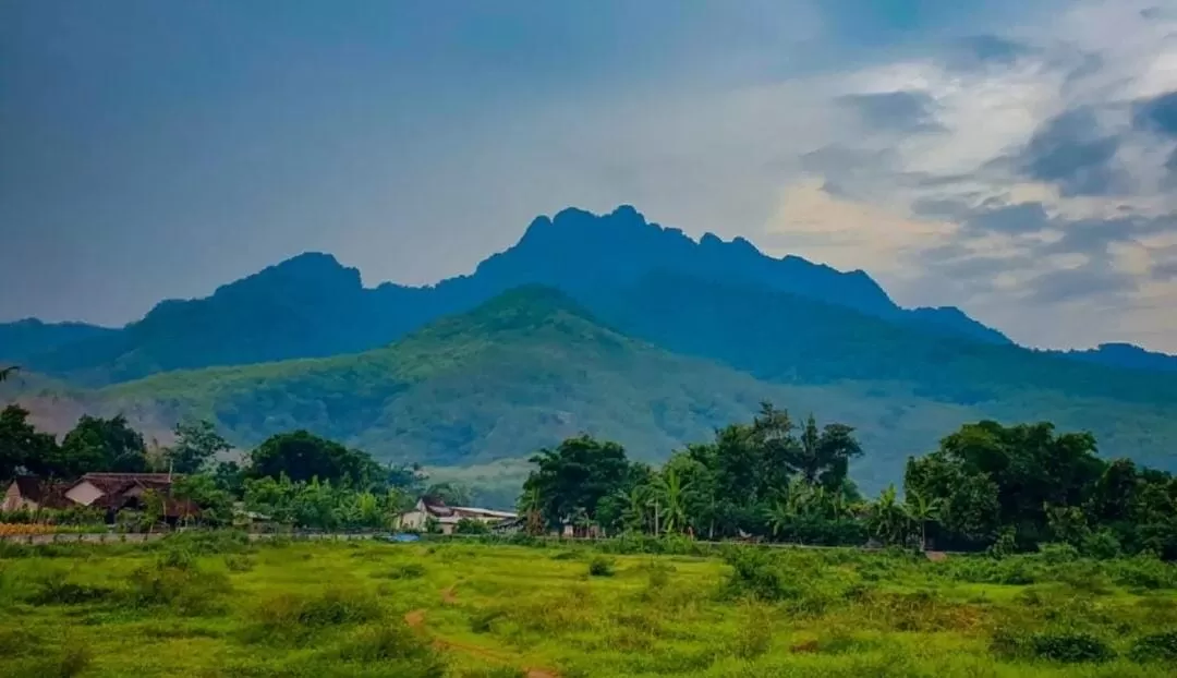 Rahasia di Balik Nama Gunung Ringgit: Sejarah dan Misterinya