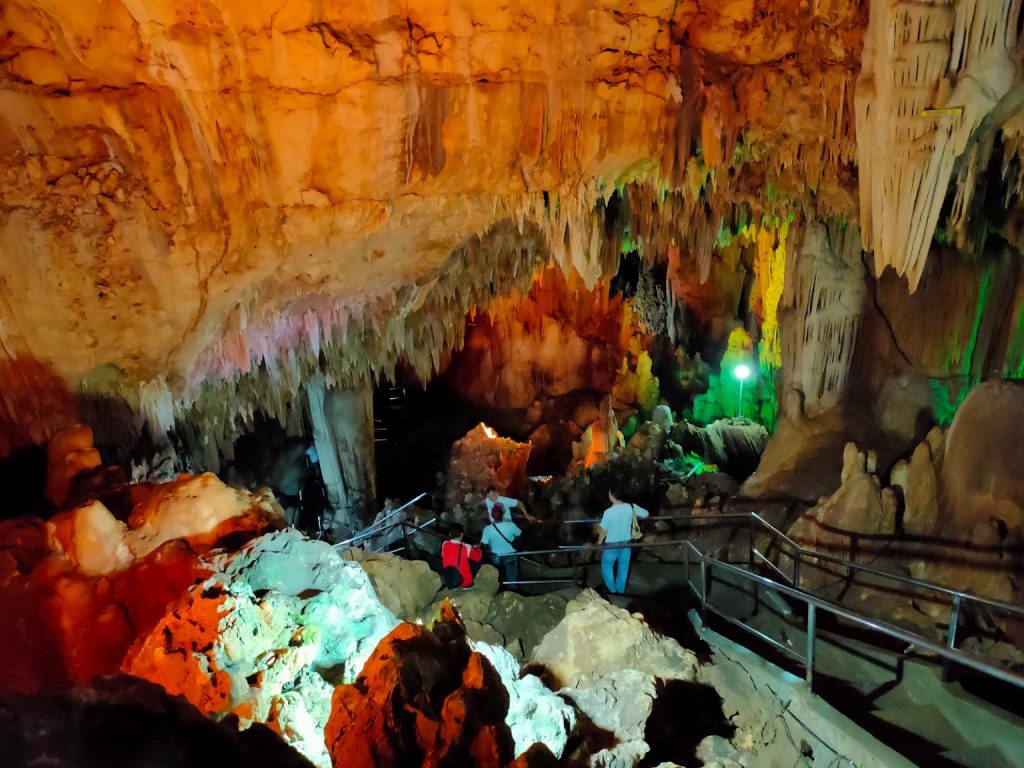 Mengungkap Misteri Goa Gong, Kecantikan Alam yang Tersembunyi di Tanah Pacitan!