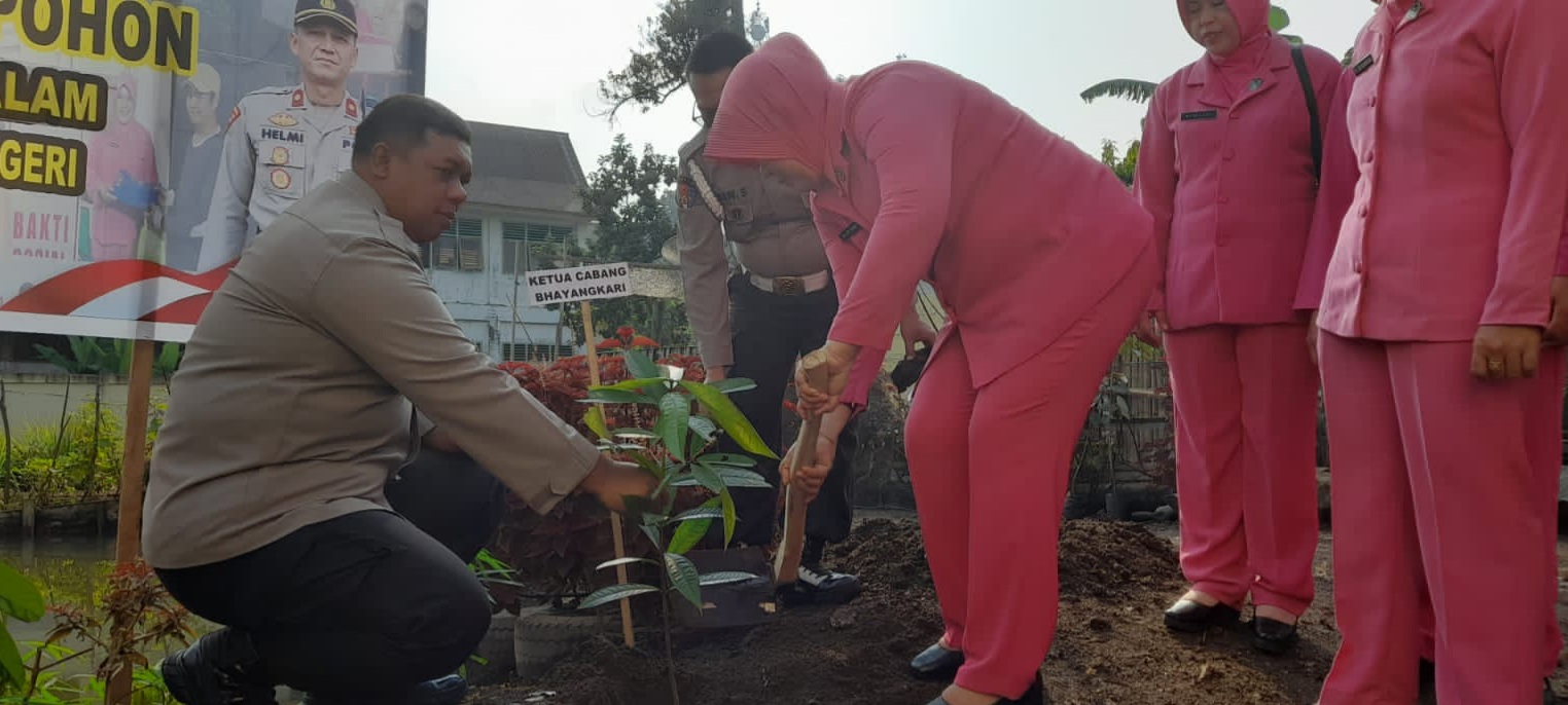 Mengabdi Untuk Negeri, Polres Pagar Alam Gelar Baksos dan Penanaman Pohon Serentak di Seluruh Indonesia