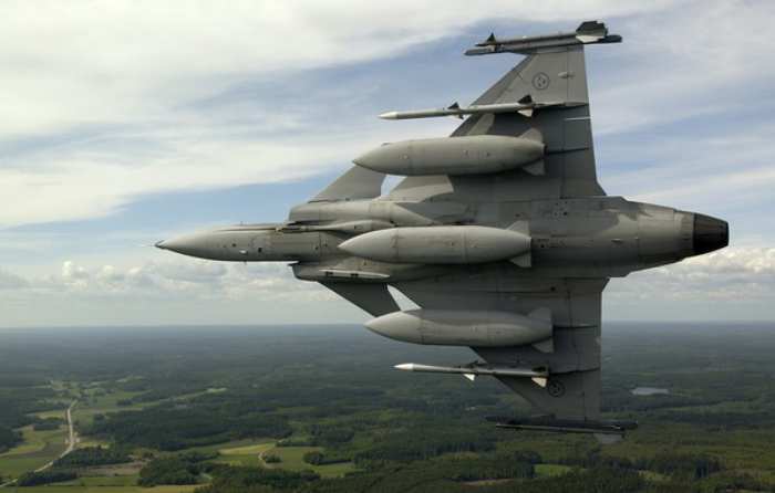 Gilaa, Swedia Borong 250 Unit Rudal AIM-120C-8 AMRAAM, Untuk Apa Ya?