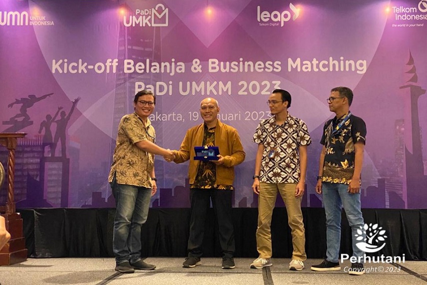 Perhutani Sabet Juara Dua Terbaik Transaksi Dalam Kick Off BM PaDi UMKM 2023