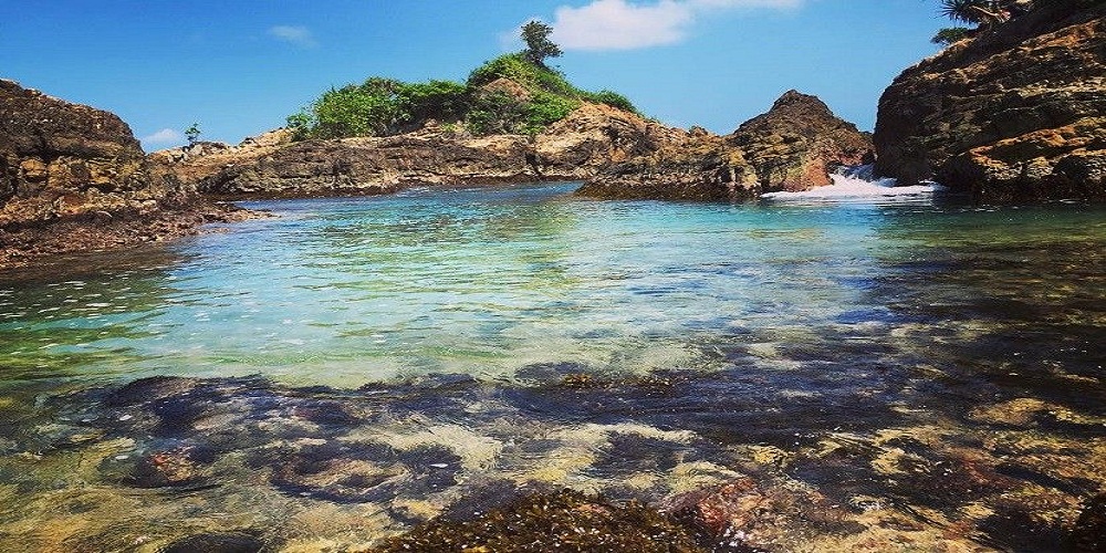 Mengulik Misteri Pantai Tapak Kera ,Lampung yang Jarang Diketahui, Cus Liburan