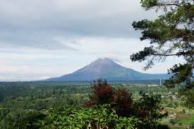 Cari Lokasi Mendaki di Sumatera Utara? Coba Kunjungi Gunung Sibualbuali yang Punya View Alam Menabjubkan!