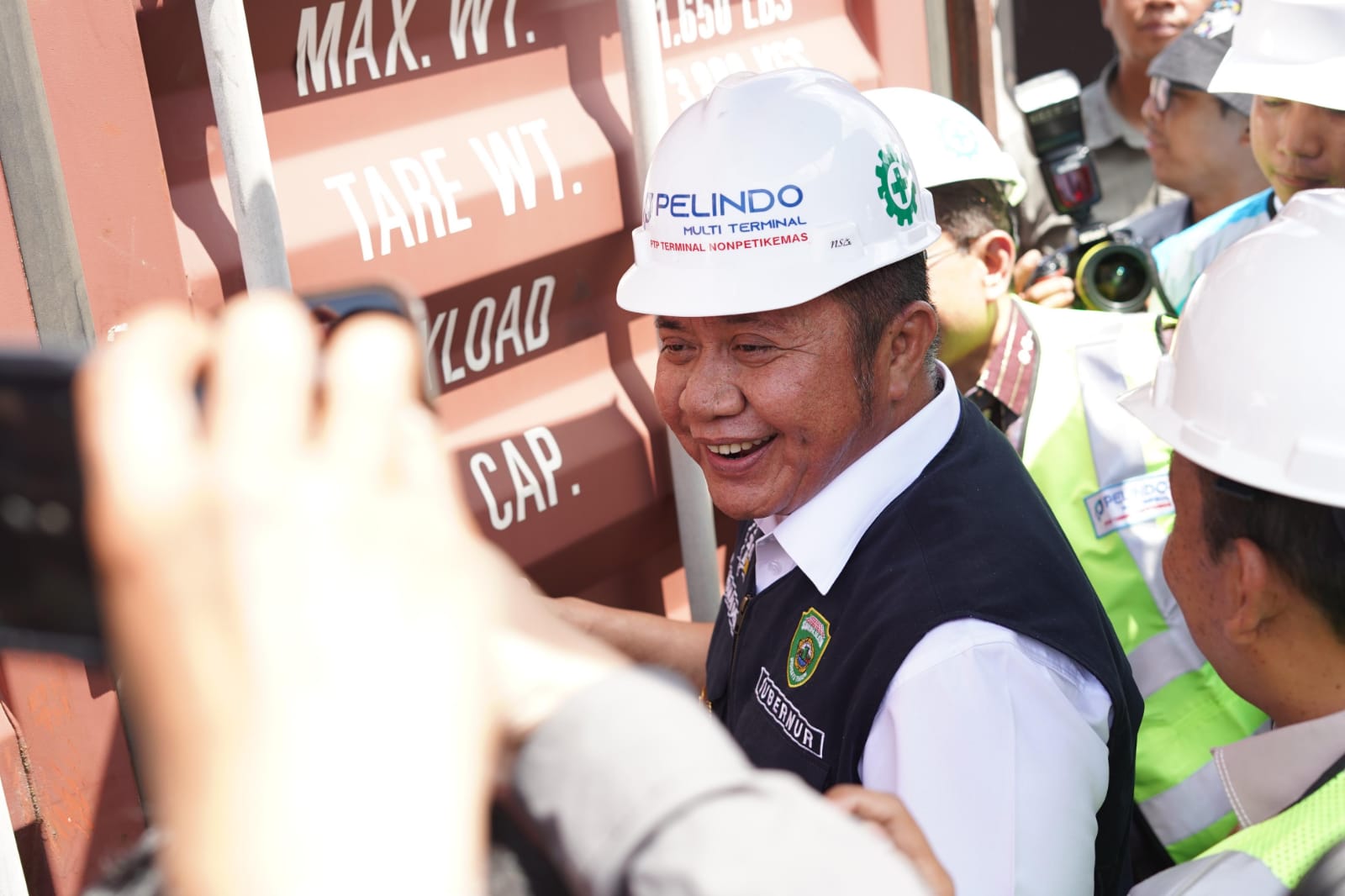 Sultan Muda Sumsel Tembus Pasar Dunia, Herman Deru Lepas Ekspor Perdana Produk Turunan Kelapa dan Lada