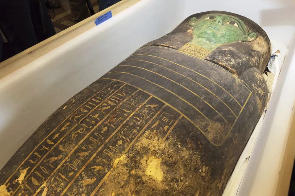 Peti Mati Berlapis Logam Mulia, Salah Satu Bukti 7 Penemuan Bersejarah Emas Terbesar Dunia