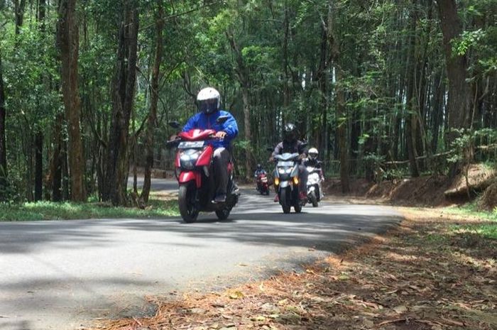 Rahasia Agar Perjalanan Jauh Naik Motor Aman dan Lancar, Ini Tips dan Trik Nya!