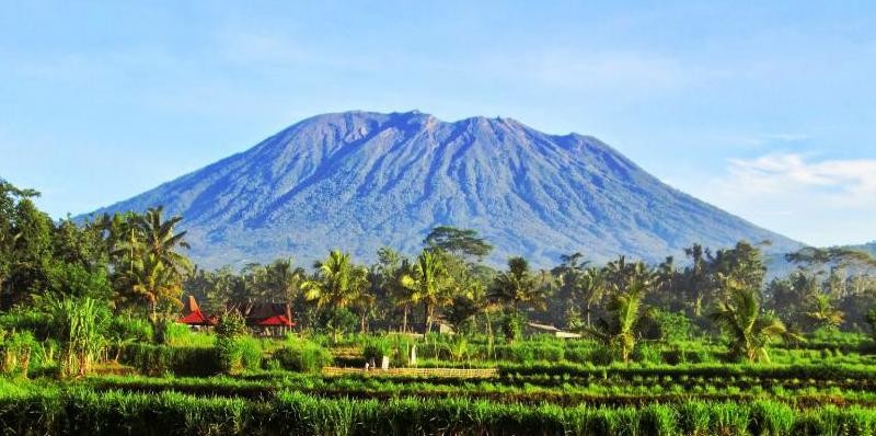Mengintip Dunia Gaib! Pengalaman Mistis di Puncak Gunung Agung Bali, Pengujung Wajib Tahu