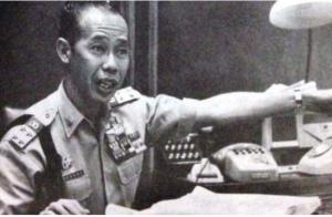 Dendam Soeharto kepada Hoegeng, Dicopot dari Kapolri hingga Ditolak Jadi Saksi Pernikahan Prabowo