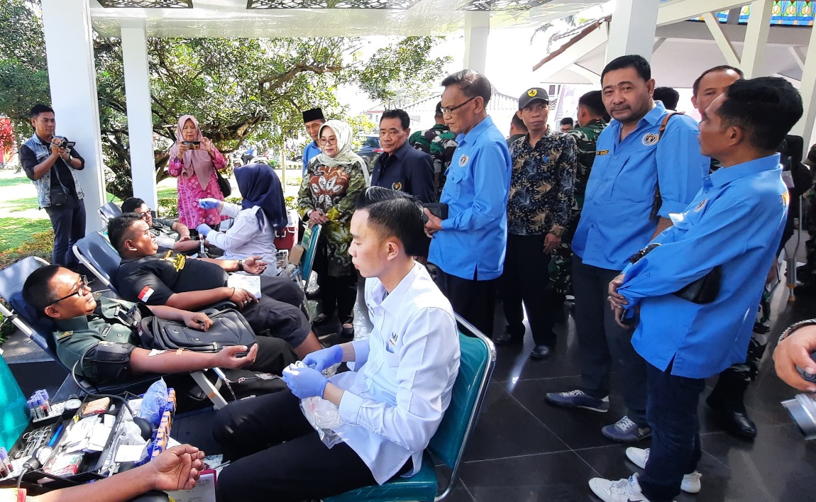 PWI Sumsel Gelar Baksos Donor Darah dan Sunatan Masal, Meriahkan HUT Kota Palembang ke-1342
