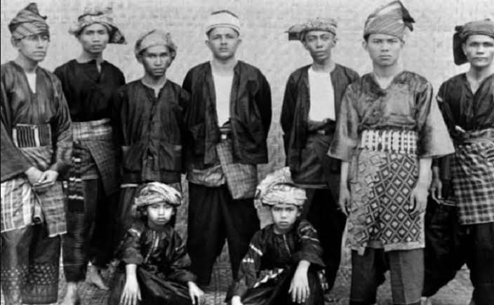 Mengungkap Keindahan Budaya dan Kekayaan Suku Melayu di Sumatera, Sebuah Harmoni dalam Sejarah!
