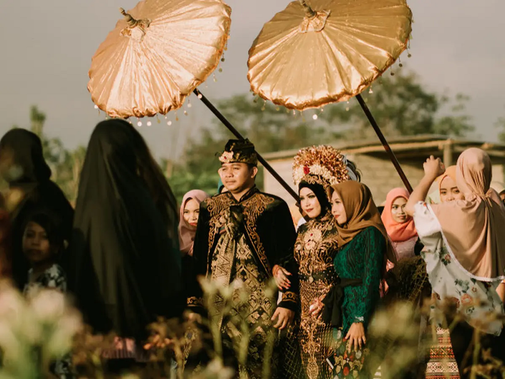 Gak Habis Fikir, Ternyata 5 Tradisi Suku-suku di Indonesia Ini Bikin Tercengang, Simak!
