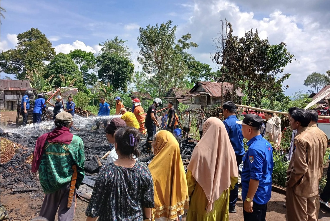Dua Rumah Warga di Pagar Alam Hangus Diamuk Si Jago Merah