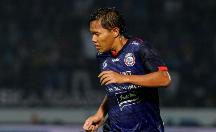 Kepergian Adam Alis, Menambah Daftar Pemain Arema yang Hengkang