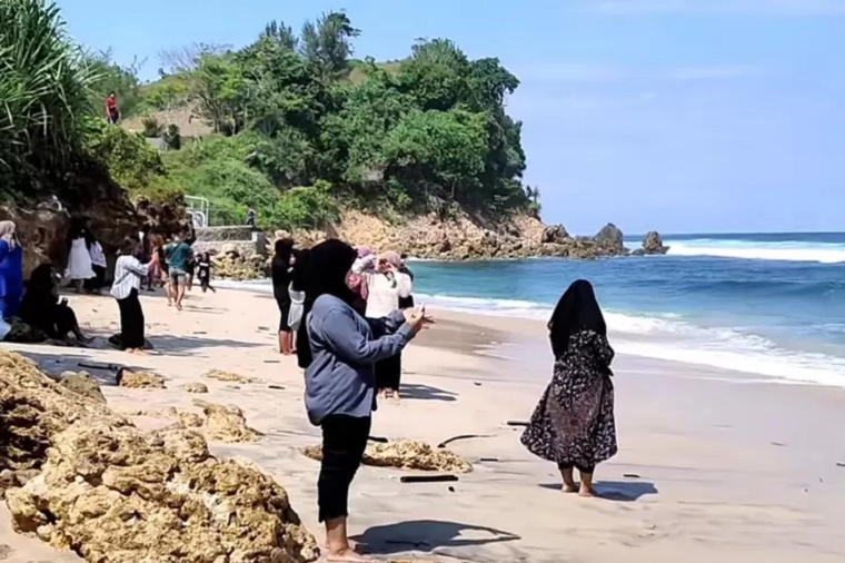 Apakah Pantai Pacar Tulungagung Layak Dikunjungi? Simak Jawabannya Disini!