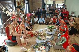 Masya Allah, Suku Indonesia Ini Laksanakan Tradisi Perkawinan Sedarah, Ini Nama Sukunya