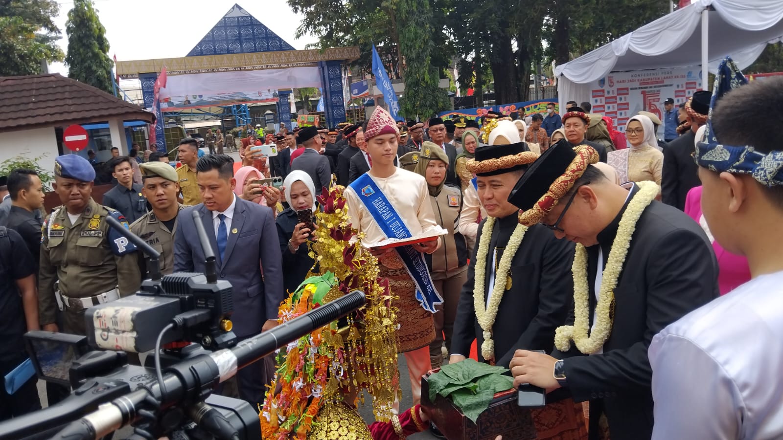  Sinergi Eksekutif-Legislatif, Mesin Pembangunan Lahat yang Tak Tergoyahkan