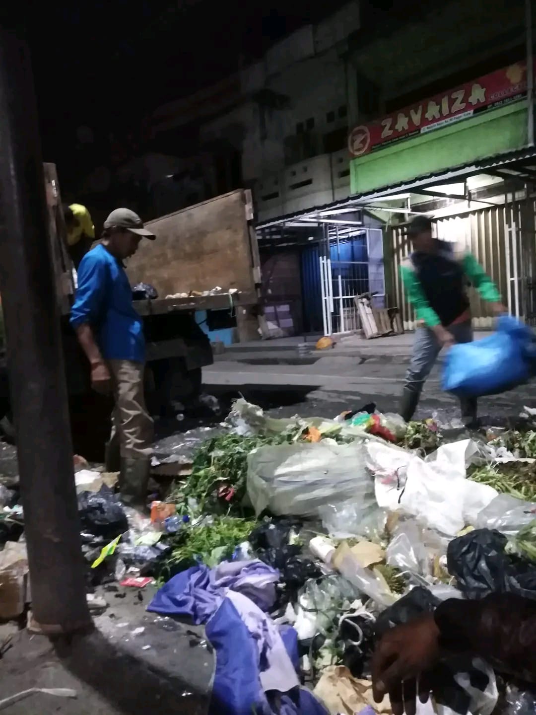 Volume Sampah Meningkat, Ini yang Dilakukan Petugas DLH