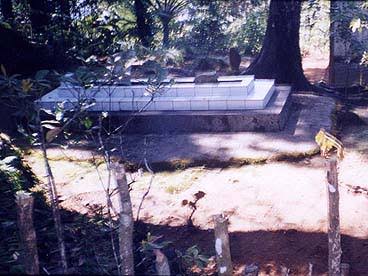 Wajib Tau, Keangkeran Gunung Salak dan Makam yang Dikeramatkan