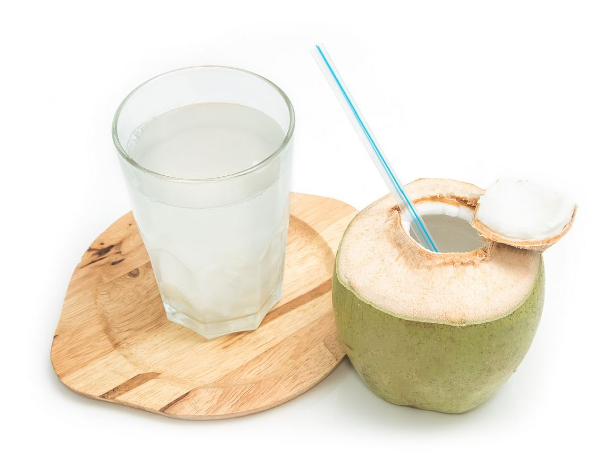 Inilah Manfaat Air Kelapa sebagai Pilihan Minuman Berbuka Puasa yang Sehat