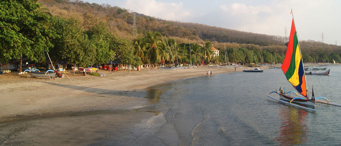 Mengenal Kekayaan Alam Indonesia, Pantai Pasir Putih di Situbondo sebagai Destinasi Terbaik