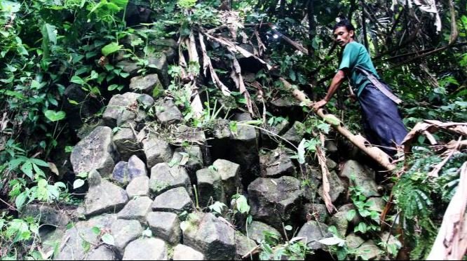 Mengejutkan! Peneliti Dunia Terpesona dengan Situs Megalit Raksasa di Gunung Padang