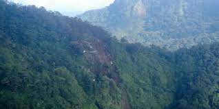 Pendaki Wajib Tahu, Inilah Makam Keramat dan Dianggap Angker yang Terdapat Gunung Salak!