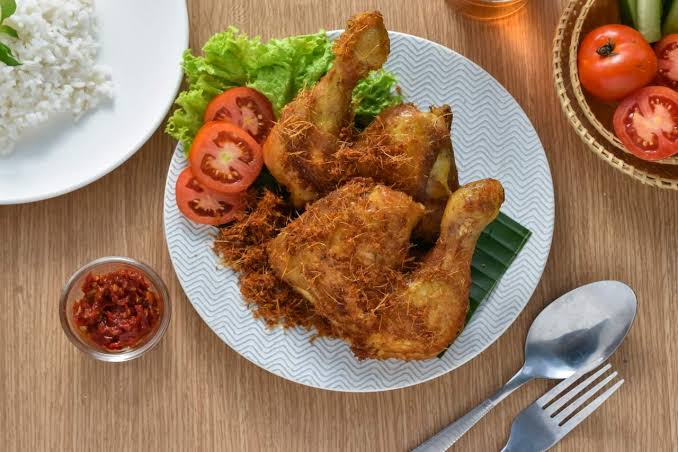 Menggoyang Lidah, 7 Produk Ayam Goreng Terlezat yang Wajib Dicoba