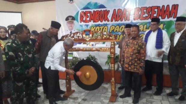 Perkuat Identitas Lokal, Disdikbud Gelar Rembuk Adat