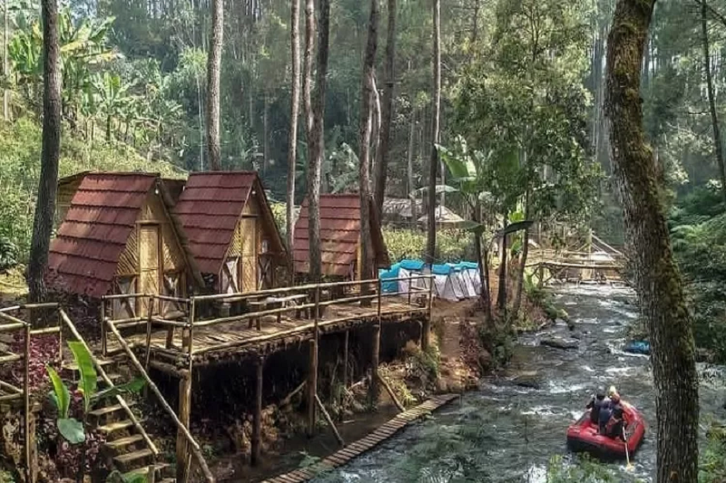 Sejuknya Ngadem di Pangalengan, Melihat Pesona Wisata Kampung Singkur yang Jadi Spot Healing Terbaik!