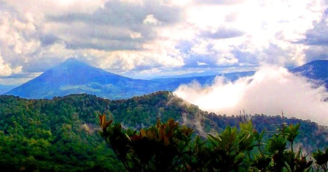 Melihat Pesona Gunung Sibualbuali, Wisata Alam Eksotis yang Wajib Untuk Dikunjungi Saat di Sumatera Utara!