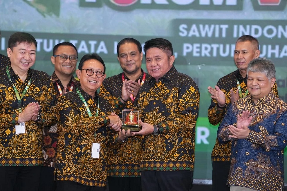Gubernur Dorong Reformasi Tata Kelola Sawit di Andalas Forum VI 2026