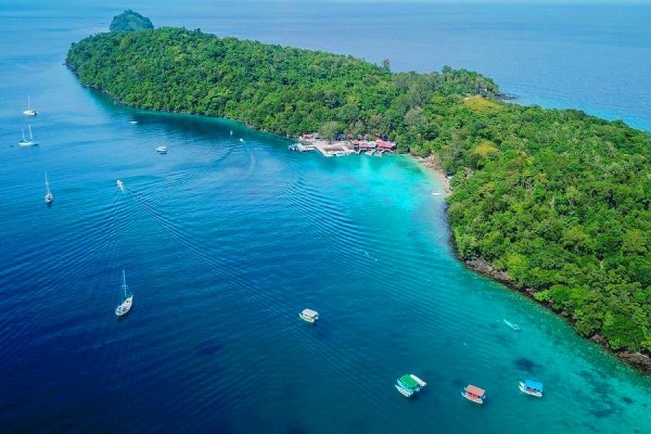 5 Pulau Kecil Terluar Di Indonesia Yang Memiliki Keindahan Memukau!