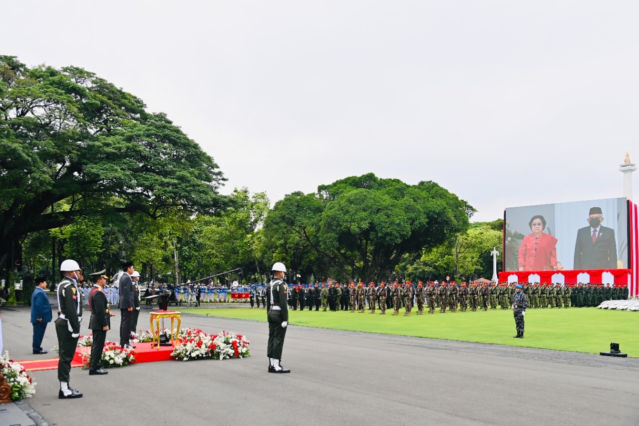 HUT ke-77 TNI, Presiden Minta TNI dan Polri Bersinergi Sukseskan Agenda Nasional