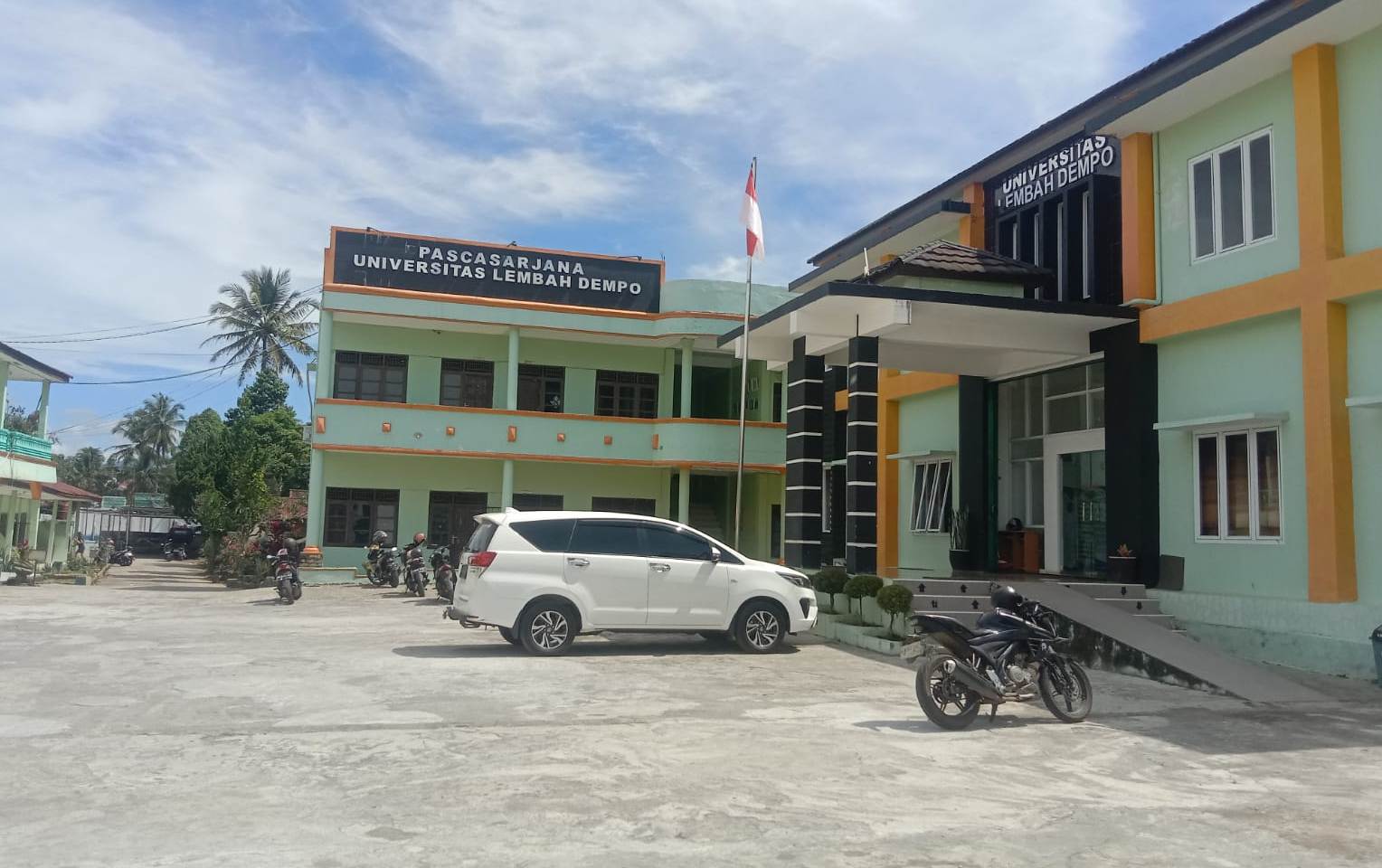 Pascasarjana Angkatan ke-3 Laksanakan KKL Nasional dan Internasional