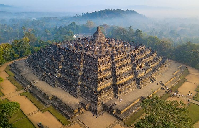 Menelusuri Jejak Sejarah Candi Borobudur: Dari Zaman Kuno ke Warisan Dunia