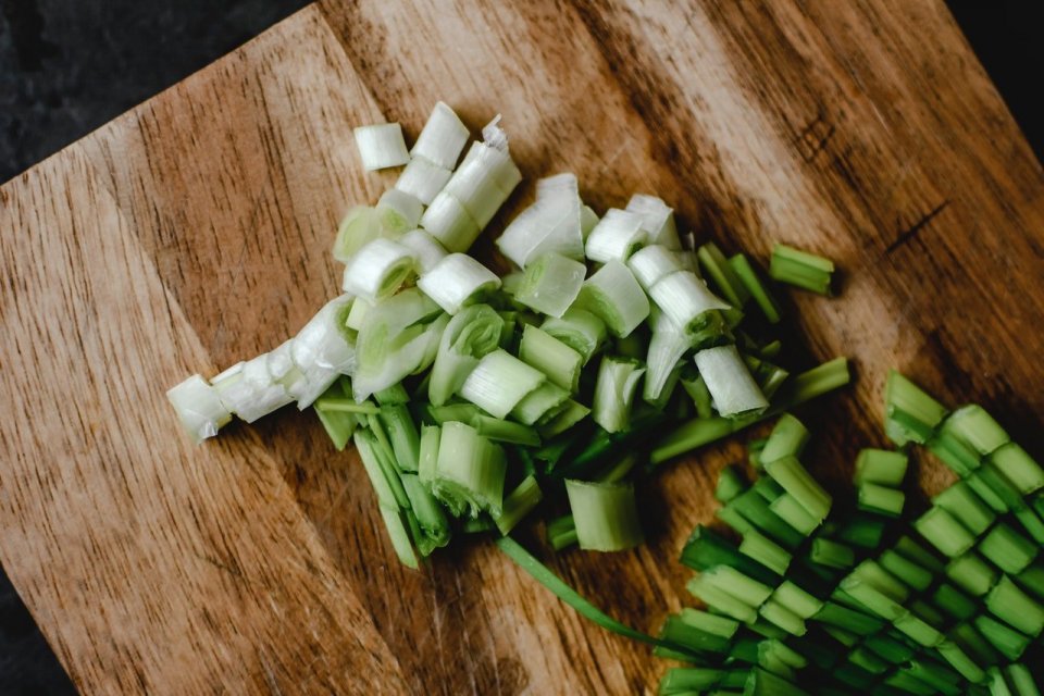 Mengenal 5 Khasiat Daun Bawang yang Baik untuk Jaga Kesehatan Tubuh 