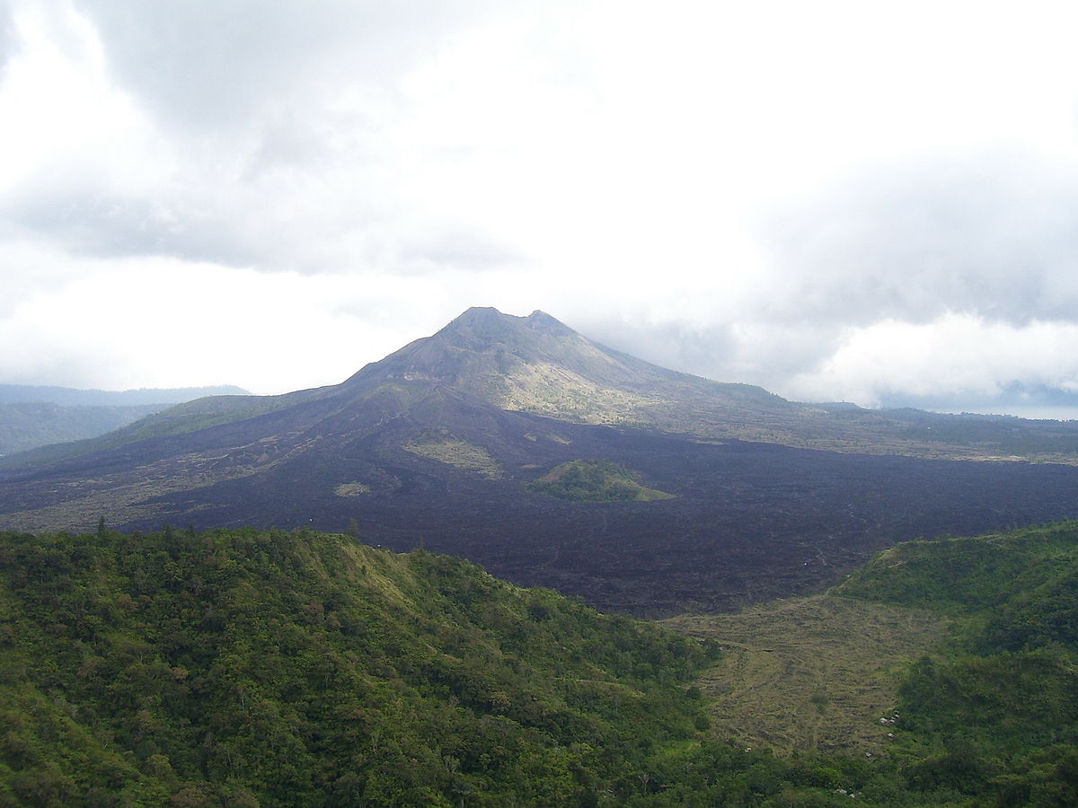 Kisah Gunung Guntur Penuh Mistis, Cek Seperti Apa Seremnya!