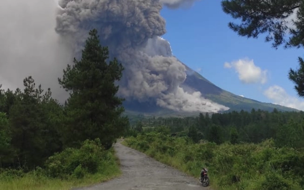 Menggali Sejarah dan Misteri Gunung Merapi: Antara Aktivitas Vulkanik dan Mitos Budaya