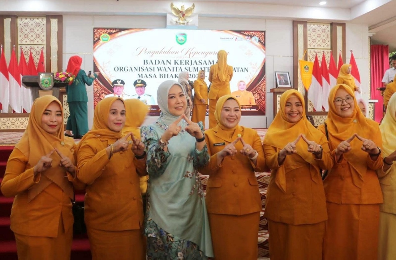 Wawako Hadiri Pengukuhan BKOW Sumsel 2026 - 2030