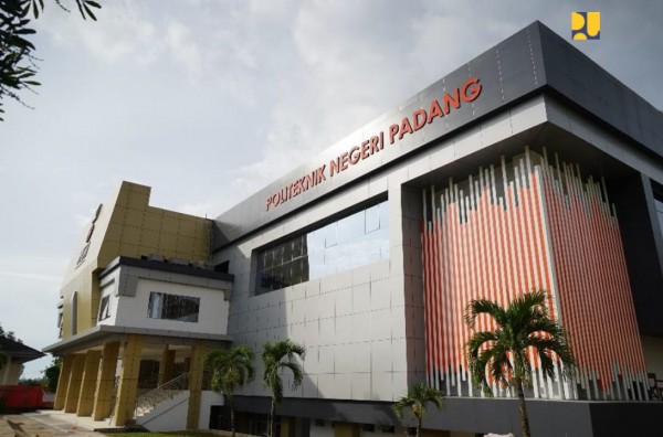 Fasilitas Pusat Kegiatan Mahasiswa Politeknik Negeri Padang dirampungkan PUPR