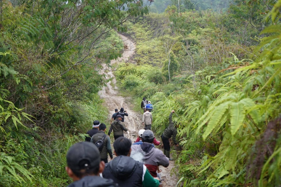 Waliikota Pagar Alam Tinjau Akses Pertanian di Talang Banan 2 Jam Jalan Kaki