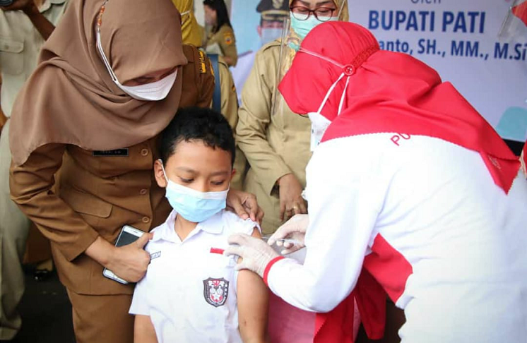 Wajib Tahu! Inilah Bahaya Jika Anak dan Lansia Tidak Divaksin!