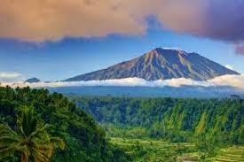 Sisi Gelap Gunung Agung, Kisah Horor yang Tersembunyi di Dataran Tinggi Bali