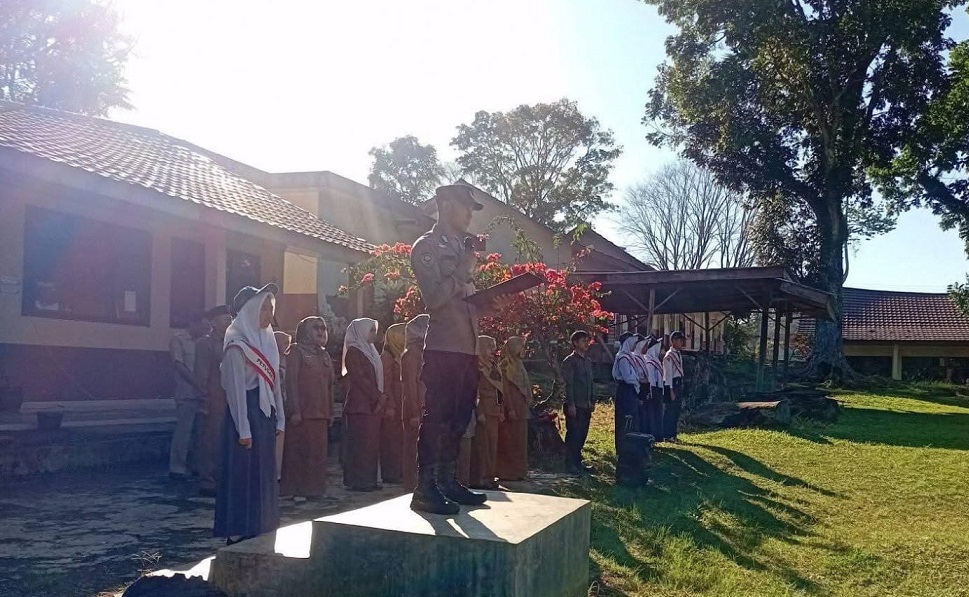 Jadi Irup di SMP Negeri 4, Polsek Dempo Tengah Ajak Jauhi Narkoba