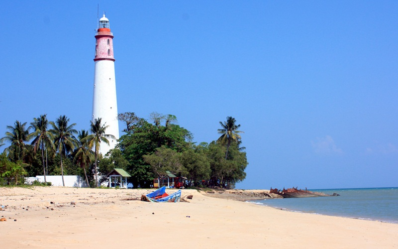 Mercusuar Tanjung Kalian: Sejarah dan Keberlanjutan dalam Navigasi Maritim