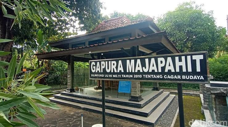 Berharga Milyaran, Inilah Kisah Pintu Gerbang Kuno Majapahit Yang Ada Di Pati Jawa Tengah