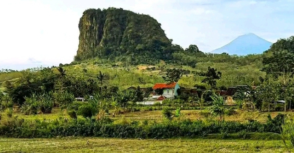 Menggali Sejarah dan Misteri Gunung Gajah: Di Balik Nama yang Memikat