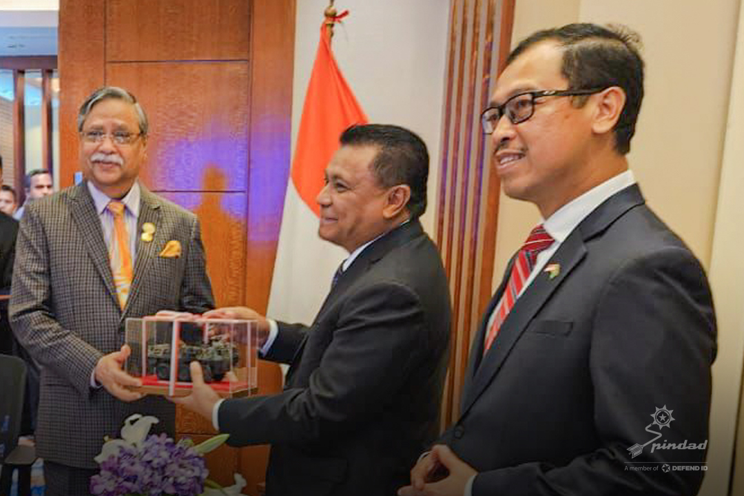 Pindad Kenalkan Produk Alpalhankam Kepada Presiden Bangladesh