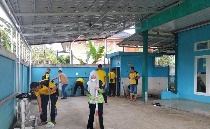 Pembersihan Masjid Surya Al-Mustaqim untuk Tingkatkan Kebersihan dan Kerjasama dengan Masyarakat
