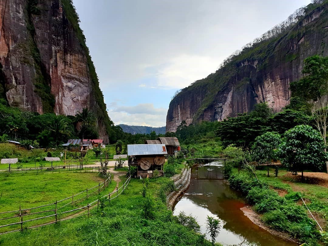 Lembah Harau, Wisata Sumatera Barat Yang Menyimpan Kisah Pilu! Simak Disini